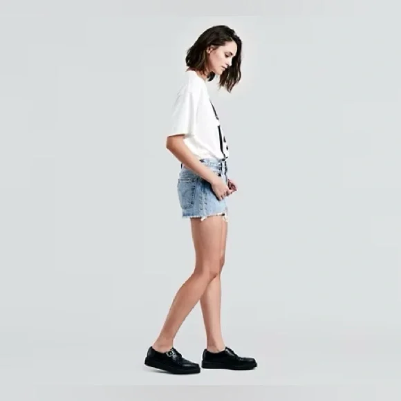 Levi's 501 Women's Size 26 Park Life Grommets Light Wash Jean Shorts - Picture 5 of 14